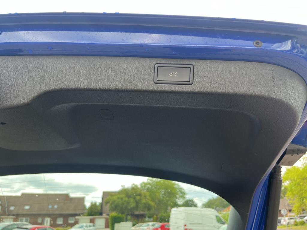 Fahrzeugabbildung SKODA Kamiq 1.5 TSI DSG Style AHK Navi Kam SHZ Temp.