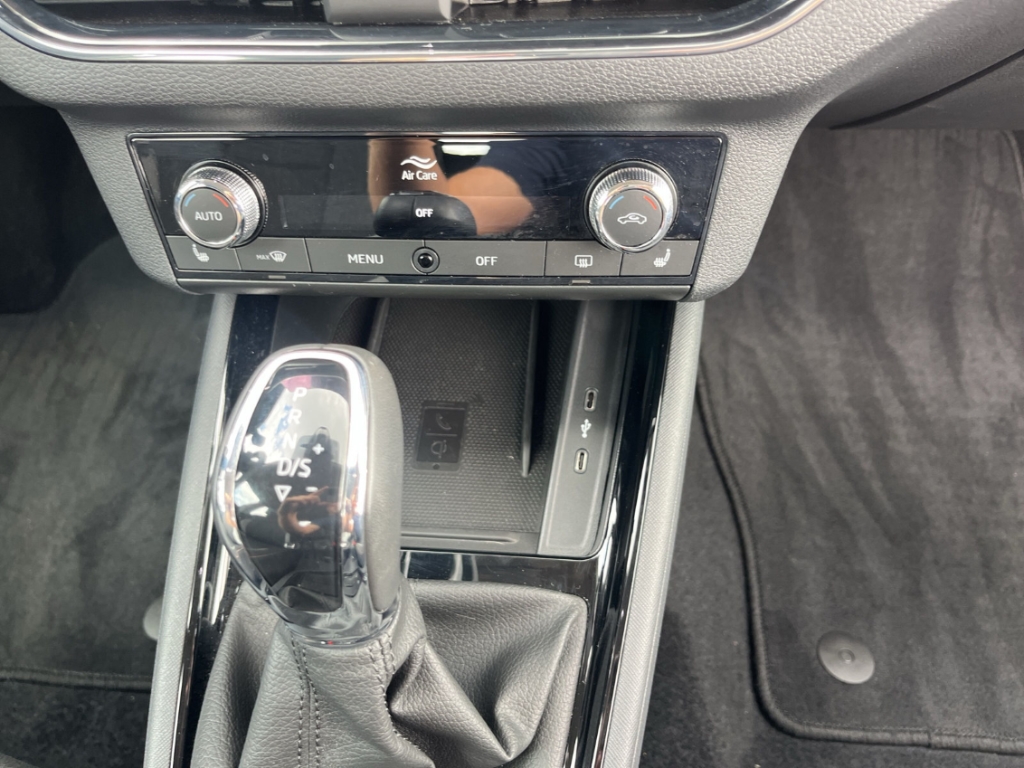 Fahrzeugabbildung SKODA Kamiq 1.5 TSI DSG Style AHK Navi Kam SHZ Temp.