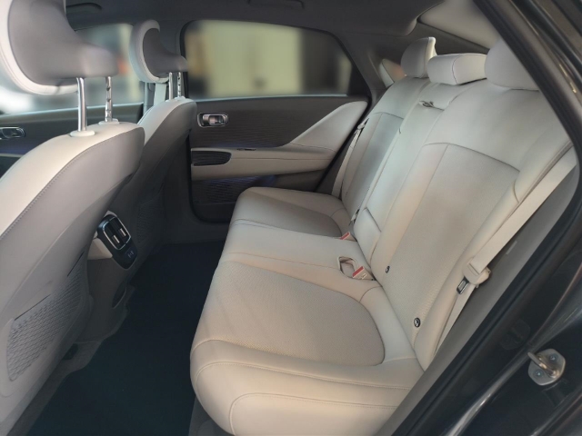 Fahrzeugabbildung Hyundai IONIQ 6 77,4kWh 4WD UNIQ 20LM HUD Navi Digitales Cockpit Memory Sitze Soundsystem