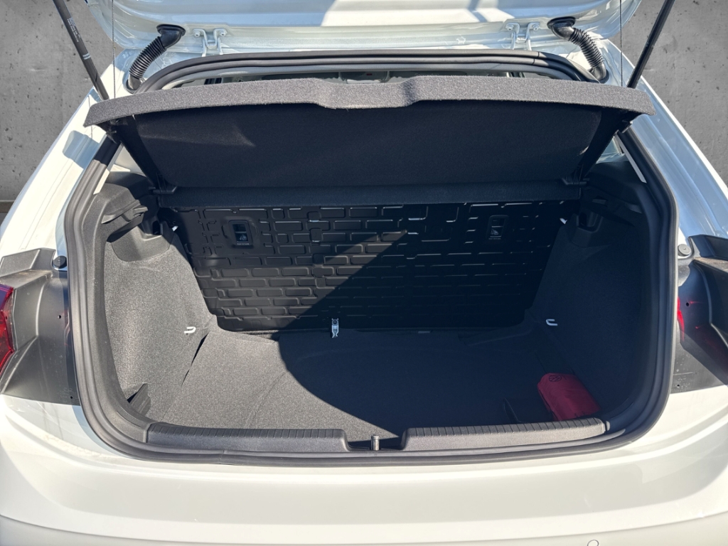 Fahrzeugabbildung Volkswagen Polo VI 1.0 LED SHZ PDC Klima Apple CarPlay eFH