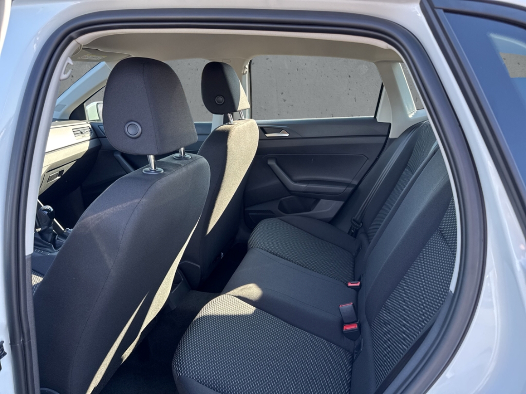 Fahrzeugabbildung Volkswagen Polo VI 1.0 LED SHZ PDC Klima Apple CarPlay eFH