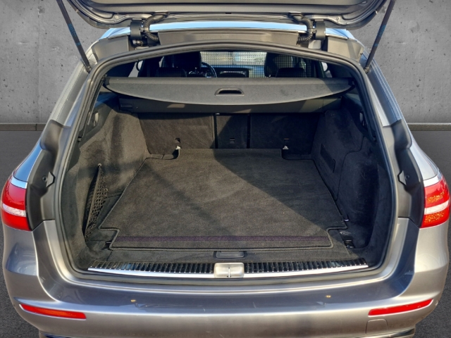 Fahrzeugabbildung Mercedes-Benz E 300 d T Avantgarde Navi LED AHK eSitze eHKL RKam