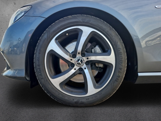 Fahrzeugabbildung Mercedes-Benz E 300 d T Avantgarde Navi LED AHK eSitze eHKL RKam