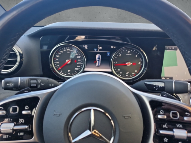 Fahrzeugabbildung Mercedes-Benz E 300 d T Avantgarde Navi LED AHK eSitze eHKL RKam