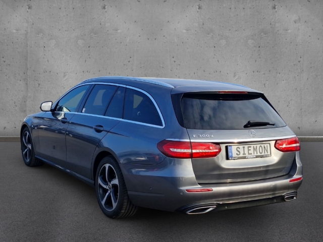 Fahrzeugabbildung Mercedes-Benz E 300 d T Avantgarde Navi LED AHK eSitze eHKL RKam