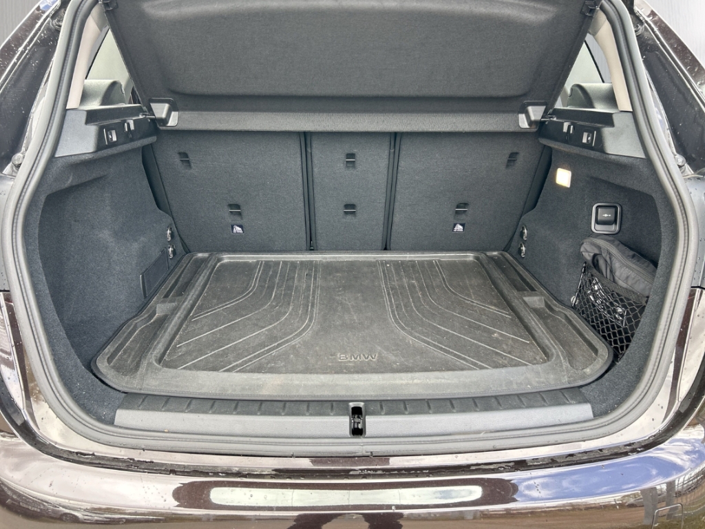 Fahrzeugabbildung BMW 218 d Active Tourer Advantage Navi LED eHKL RKam SHZ PDC