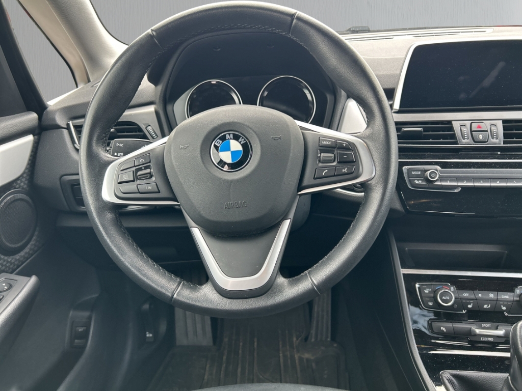 Fahrzeugabbildung BMW 218 d Active Tourer Advantage Navi LED eHKL RKam SHZ PDC
