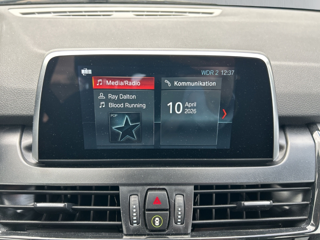 Fahrzeugabbildung BMW 218 d Active Tourer Advantage Navi LED eHKL RKam SHZ PDC