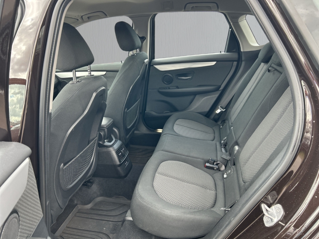 Fahrzeugabbildung BMW 218 d Active Tourer Advantage Navi LED eHKL RKam SHZ PDC