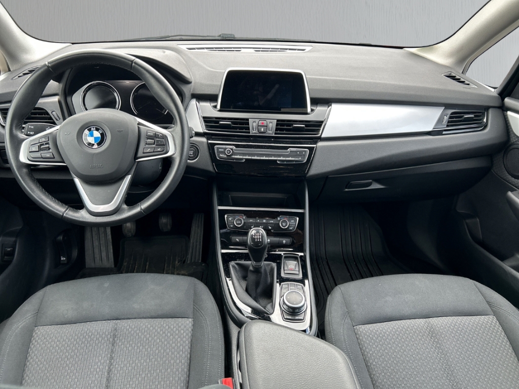Fahrzeugabbildung BMW 218 d Active Tourer Advantage Navi LED eHKL RKam SHZ PDC