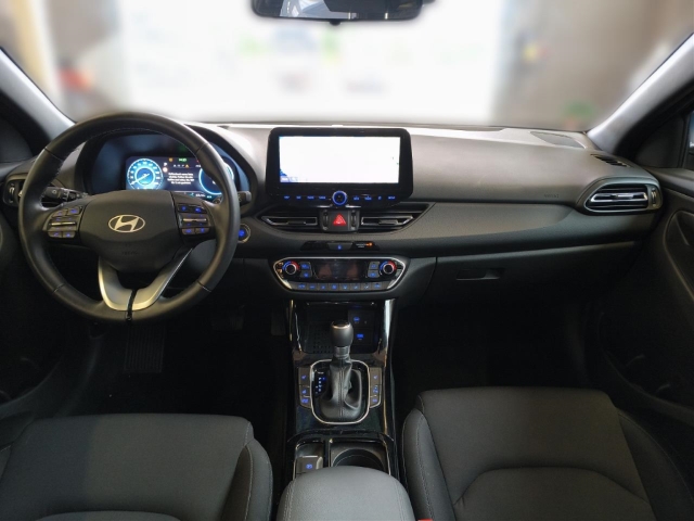 Fahrzeugabbildung Hyundai i30 FL Kombi 1.5 T-GDI DCT Advantage Plus-Paket MY25 Navi Digitales Cockpit LED ACC