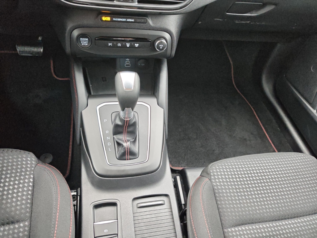 Fahrzeugabbildung Ford Focus Turnier 1.0 ST Line X AHK HUD ACC SHZ LHZ