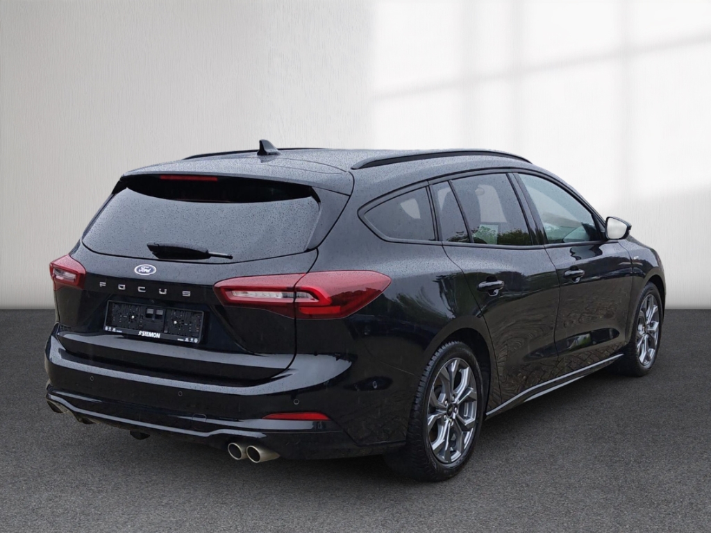 Fahrzeugabbildung Ford Focus Turnier 1.0 ST Line X AHK HUD ACC SHZ LHZ