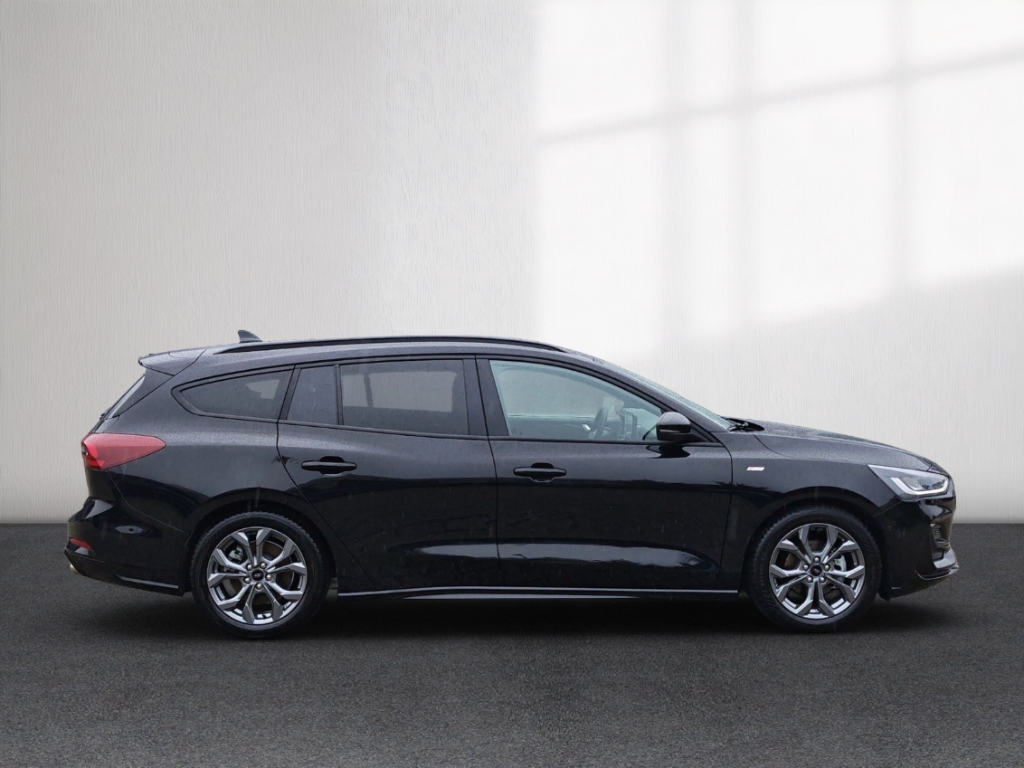 Fahrzeugabbildung Ford Focus Turnier 1.0 ST Line X AHK HUD ACC SHZ LHZ