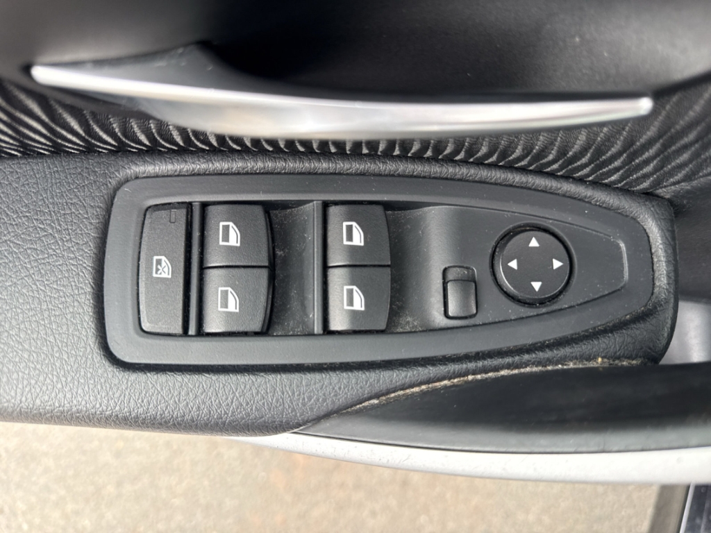 Fahrzeugabbildung BMW 316 i Limousine Klimaauto BT PDC SHZ 18LM Gewerbe