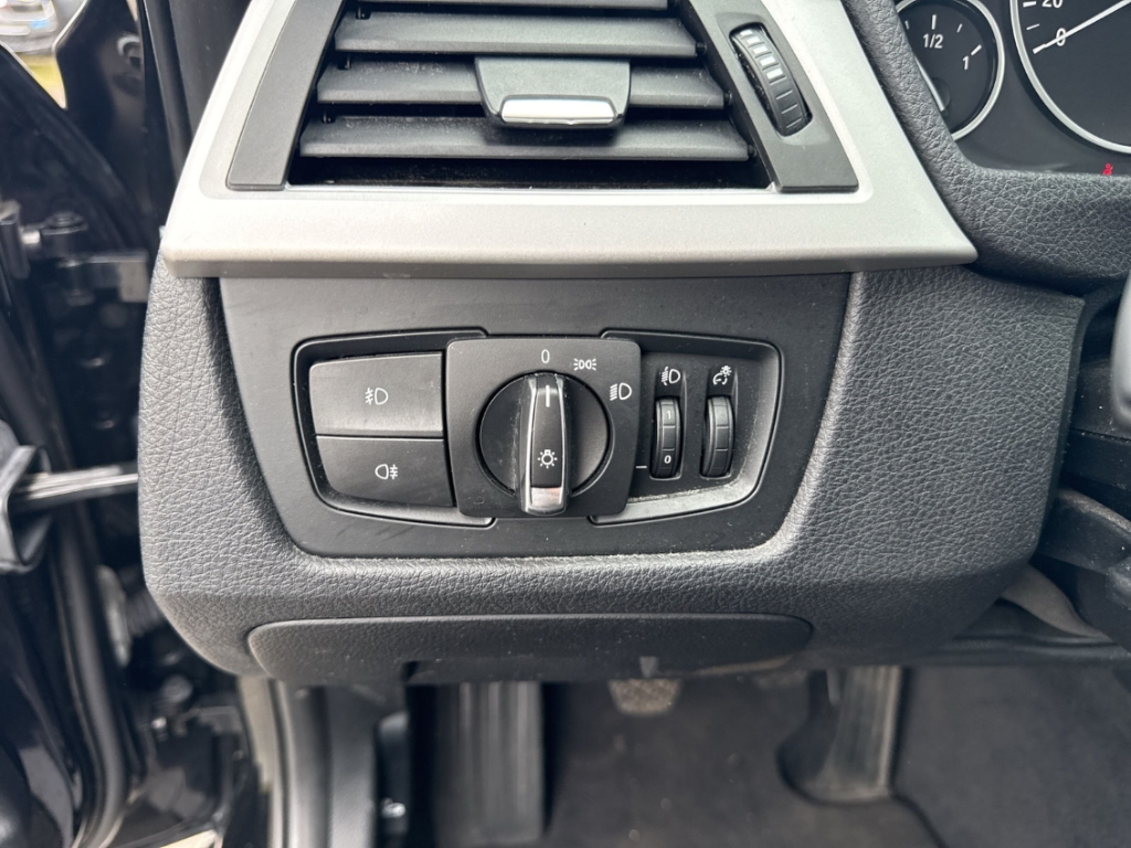Fahrzeugabbildung BMW 316 i Limousine Klimaauto BT PDC SHZ 18LM Gewerbe