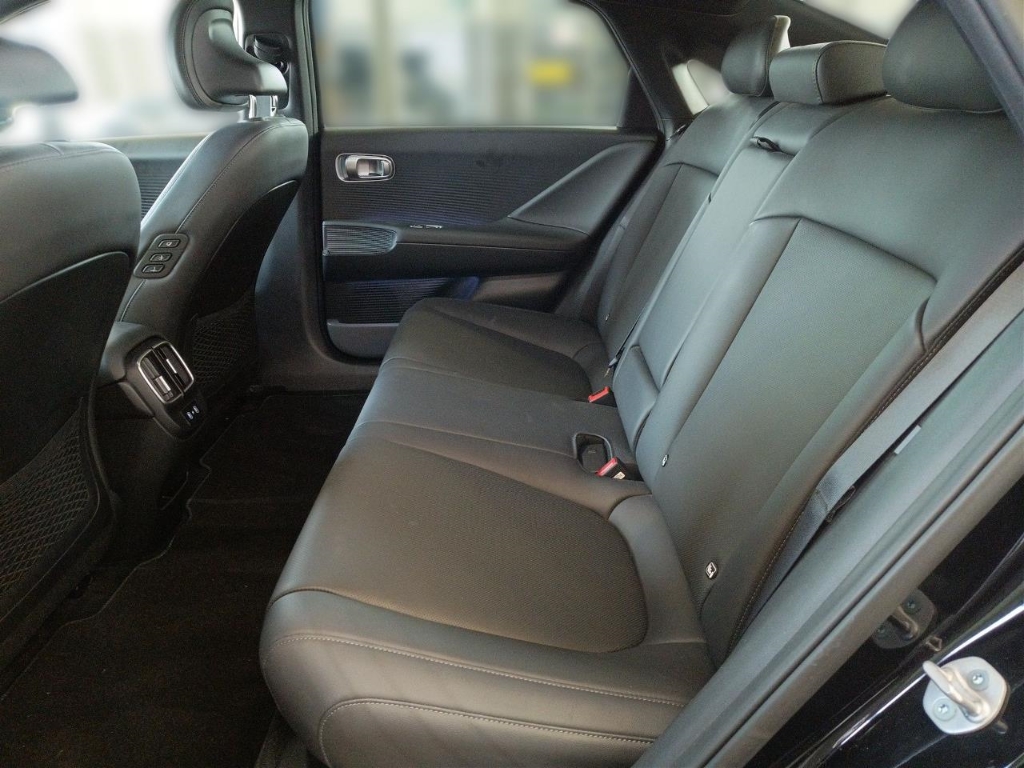 Fahrzeugabbildung Hyundai IONIQ 6 77,4kWh 4WD UNIQ HUD Navi Digitales Cockpit Memory Sitze Soundsystem Bose