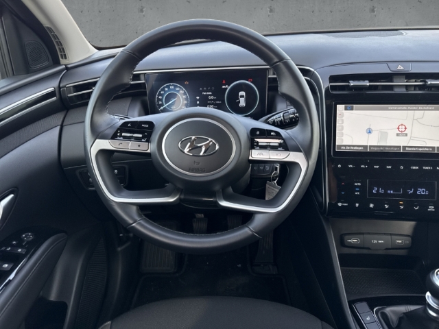 Fahrzeugabbildung Hyundai TUCSON 1.6 T-GDi MT 2WD Select Navi LED Funktions-P. Digitales Cockpit Apple CarPlay