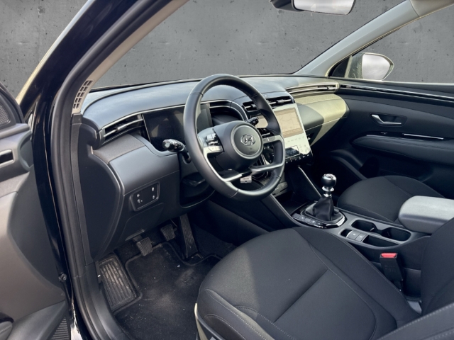 Fahrzeugabbildung Hyundai TUCSON 1.6 T-GDi MT 2WD Select Navi LED Funktions-P. Digitales Cockpit Apple CarPlay