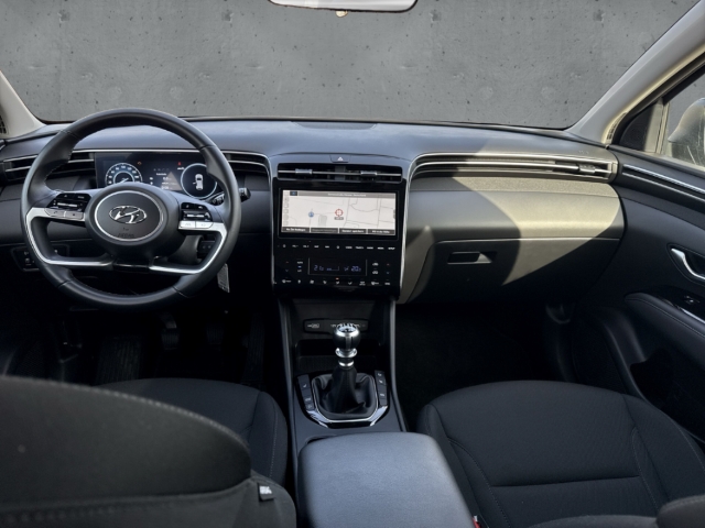 Fahrzeugabbildung Hyundai TUCSON 1.6 T-GDi MT 2WD Select Navi LED Funktions-P. Digitales Cockpit Apple CarPlay