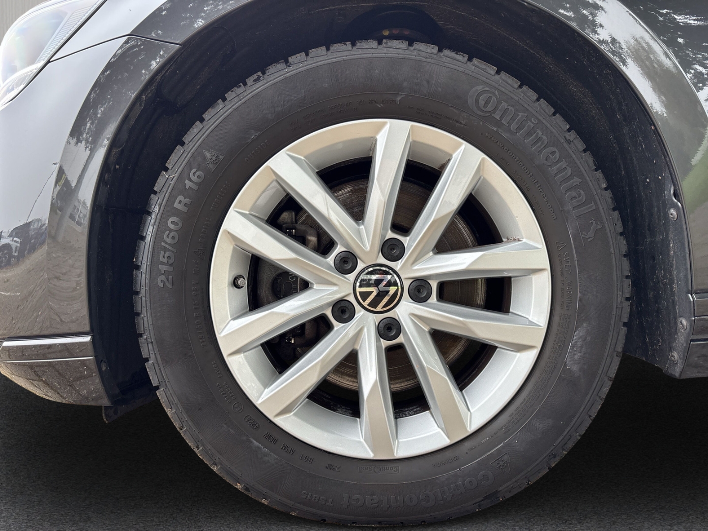 Fahrzeugabbildung Volkswagen Passat 1.5 TSI DSG Business AHK SHZ LED NAV