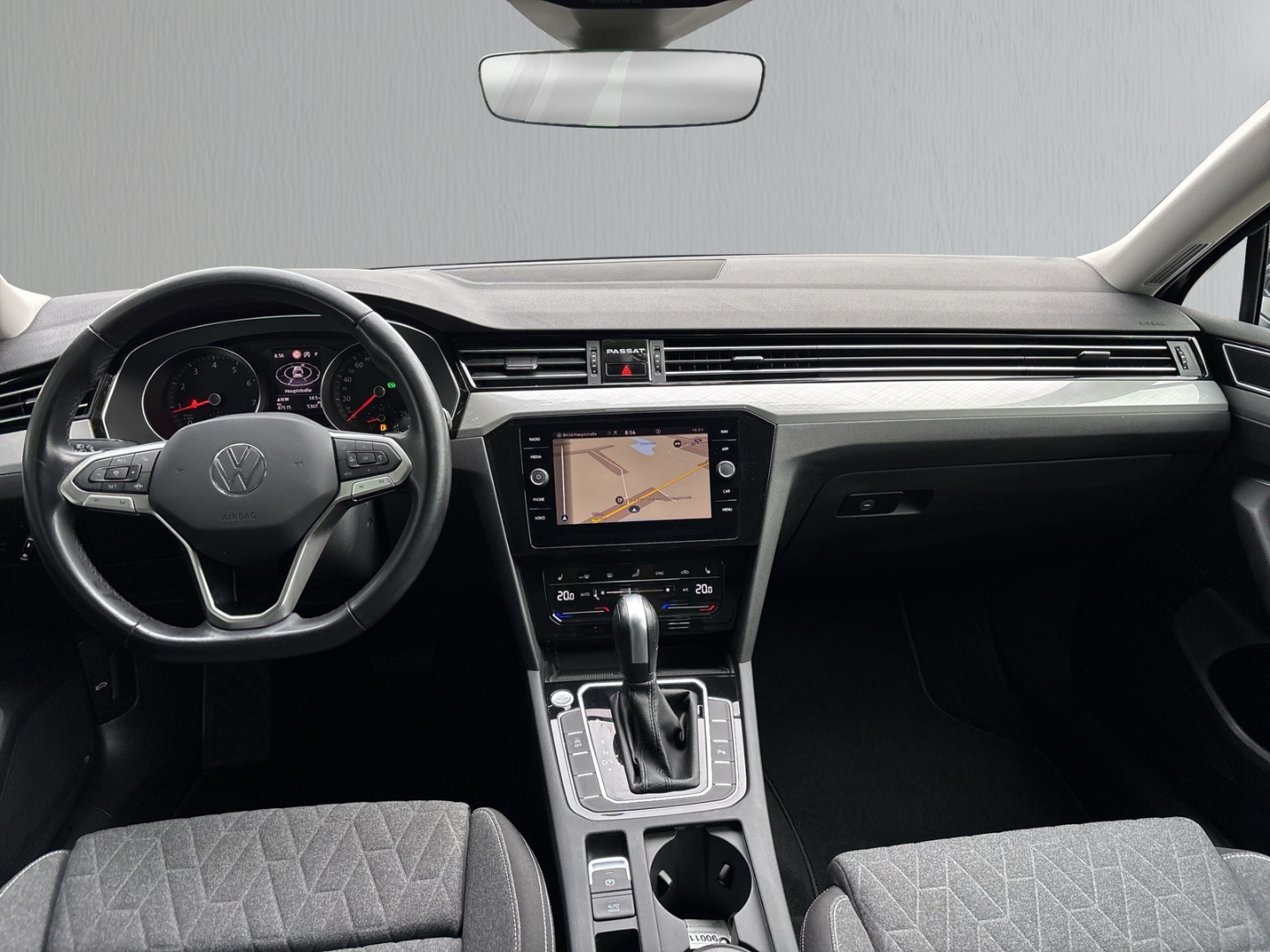 Fahrzeugabbildung Volkswagen Passat 1.5 TSI DSG Business AHK SHZ LED NAV