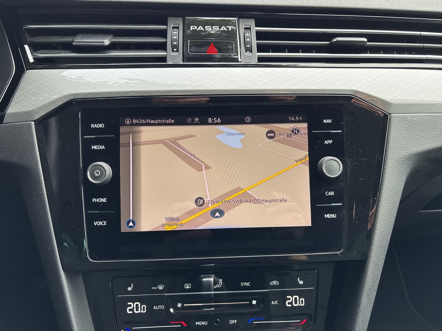 Fahrzeugabbildung Volkswagen Passat 1.5 TSI DSG Business AHK SHZ LED NAV