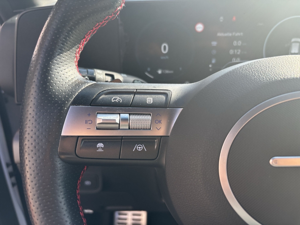 Fahrzeugabbildung Hyundai KONA SX2 1.6 T-GDI DCT 2WD N-LINE Dachlackierung Navi Digitales Cockpit