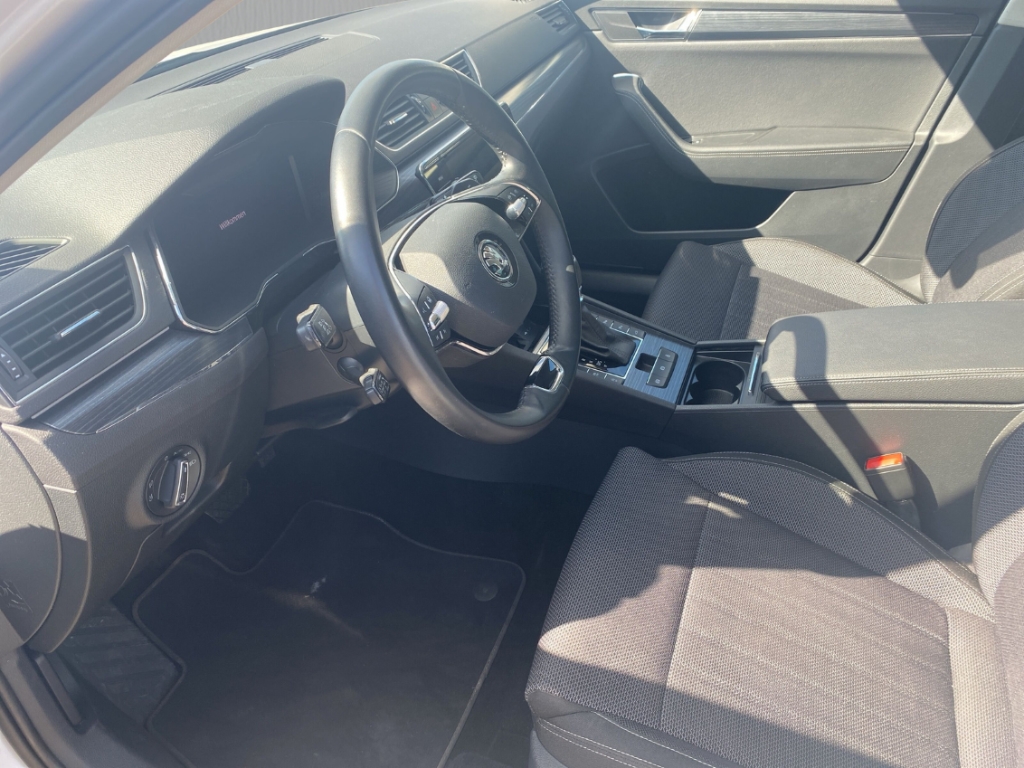 Fahrzeugabbildung SKODA Superb Combi 1.5 TSI Style LED AHK 360° StHzg ACC Navi SHZ