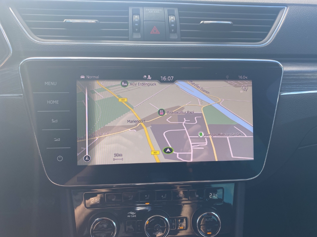 Fahrzeugabbildung SKODA Superb Combi 1.5 TSI Style LED AHK 360° StHzg ACC Navi SHZ