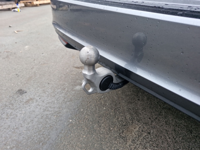 Fahrzeugabbildung SKODA Superb Combi TDI DSG Selection AHK MatrLED R-Kam