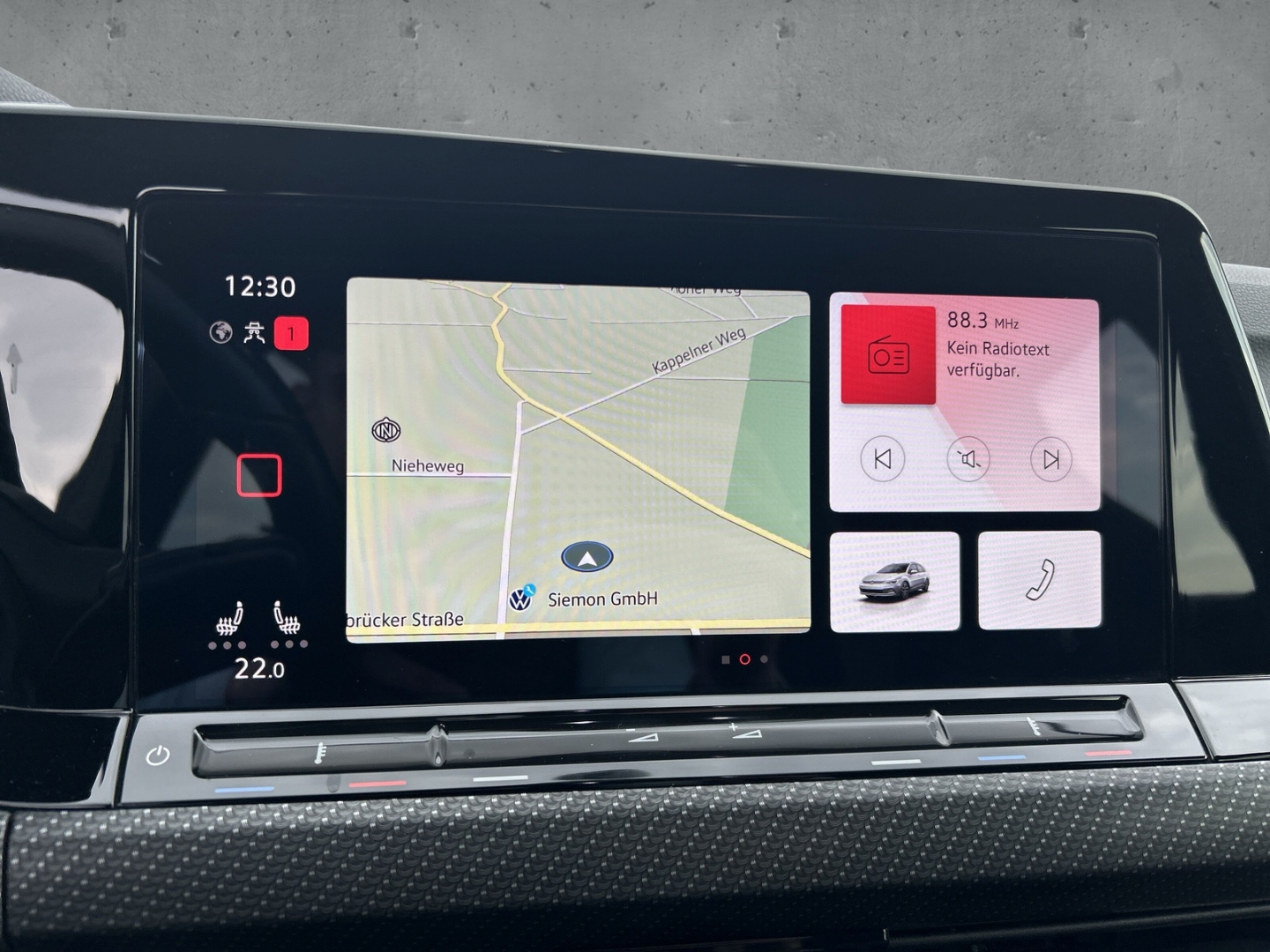 Fahrzeugabbildung Volkswagen Golf VIII Variant R-Line DSG AHK NAV ACC KLIMA