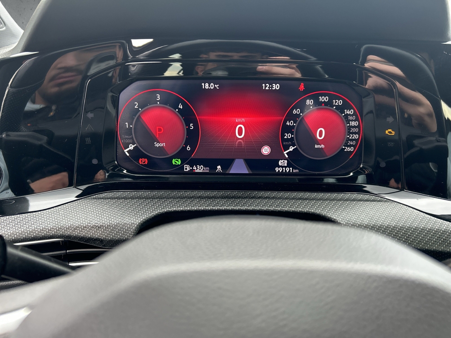 Fahrzeugabbildung Volkswagen Golf VIII Variant R-Line DSG AHK NAV ACC KLIMA