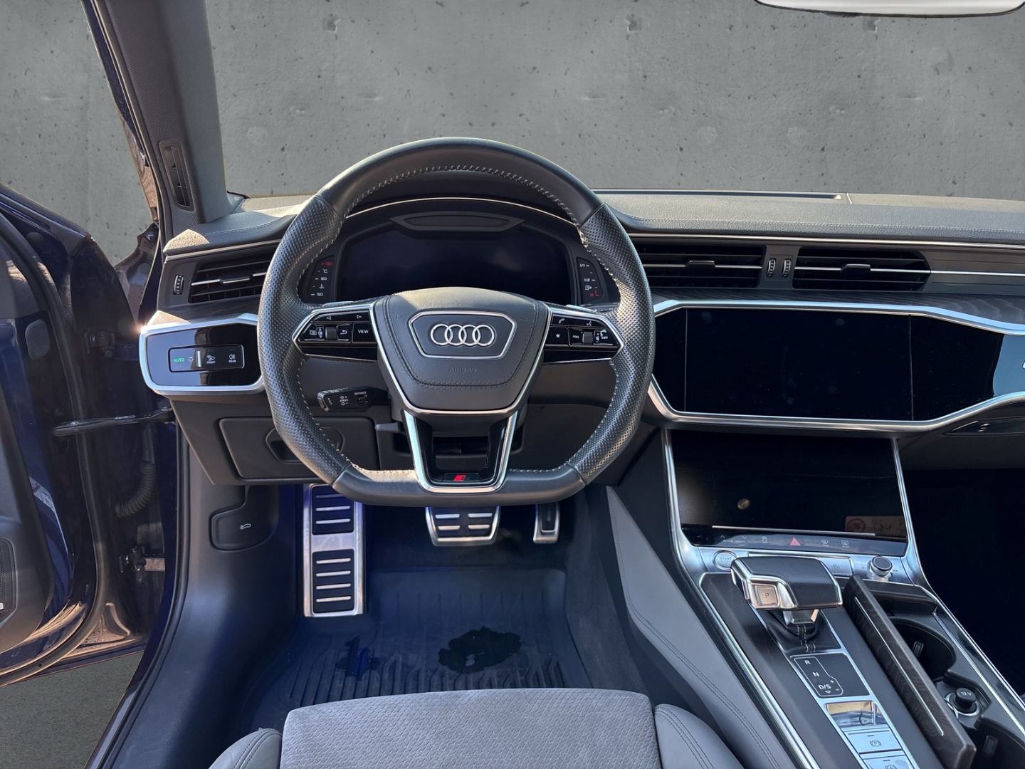 Fahrzeugabbildung Audi A6 Avant Quattro 50 TDI Auto. S-LINE SHZ RFK AHK StandHZ