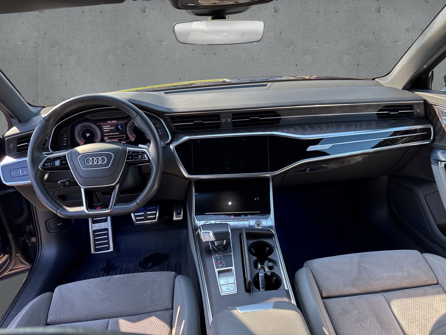 Fahrzeugabbildung Audi A6 Avant Quattro 50 TDI Auto. S-LINE SHZ RFK AHK StandHZ