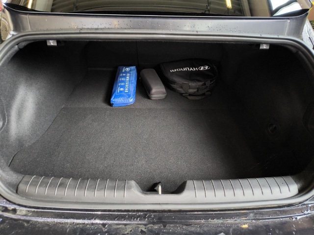 Fahrzeugabbildung Hyundai IONIQ 6 4WD 77,4kWh UNIQ Digi-Spiegel 20LM HUD Navi Digitales Cockpit Memory Sitze