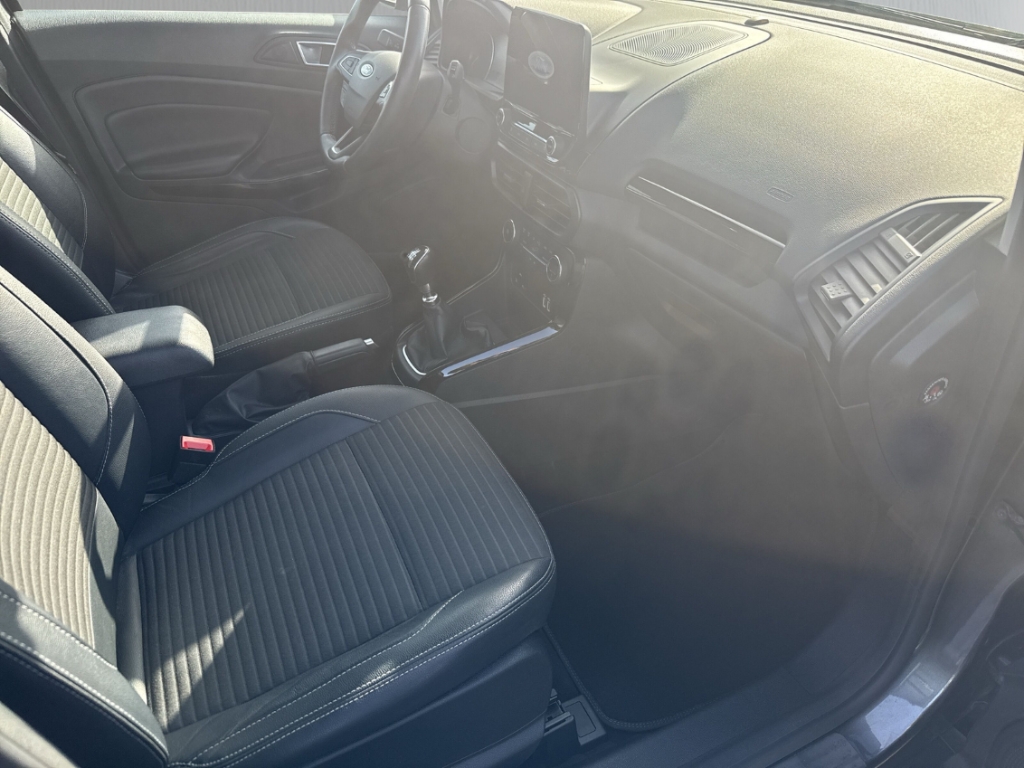 Fahrzeugabbildung Ford EcoSport 1.0 EcoBoost Titanium AHK LED NAVI RFK