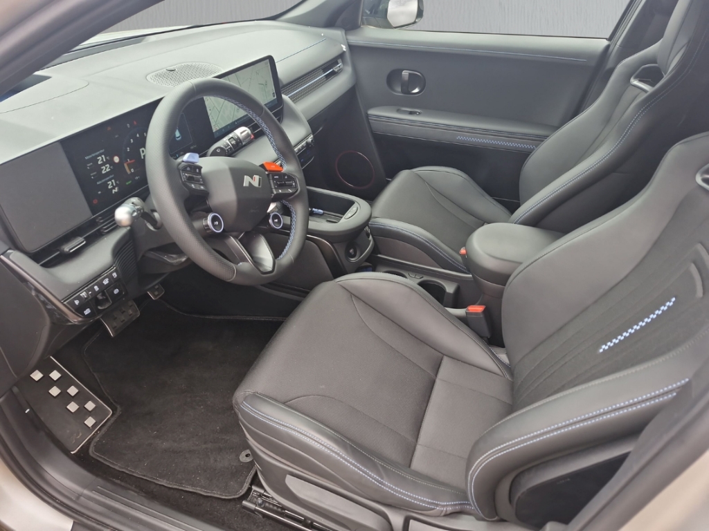 Fahrzeugabbildung Hyundai IONIQ 5 4WD 84kWh N-Performance HUD Navi Digitales Cockpit Sportpaket Soundsystem