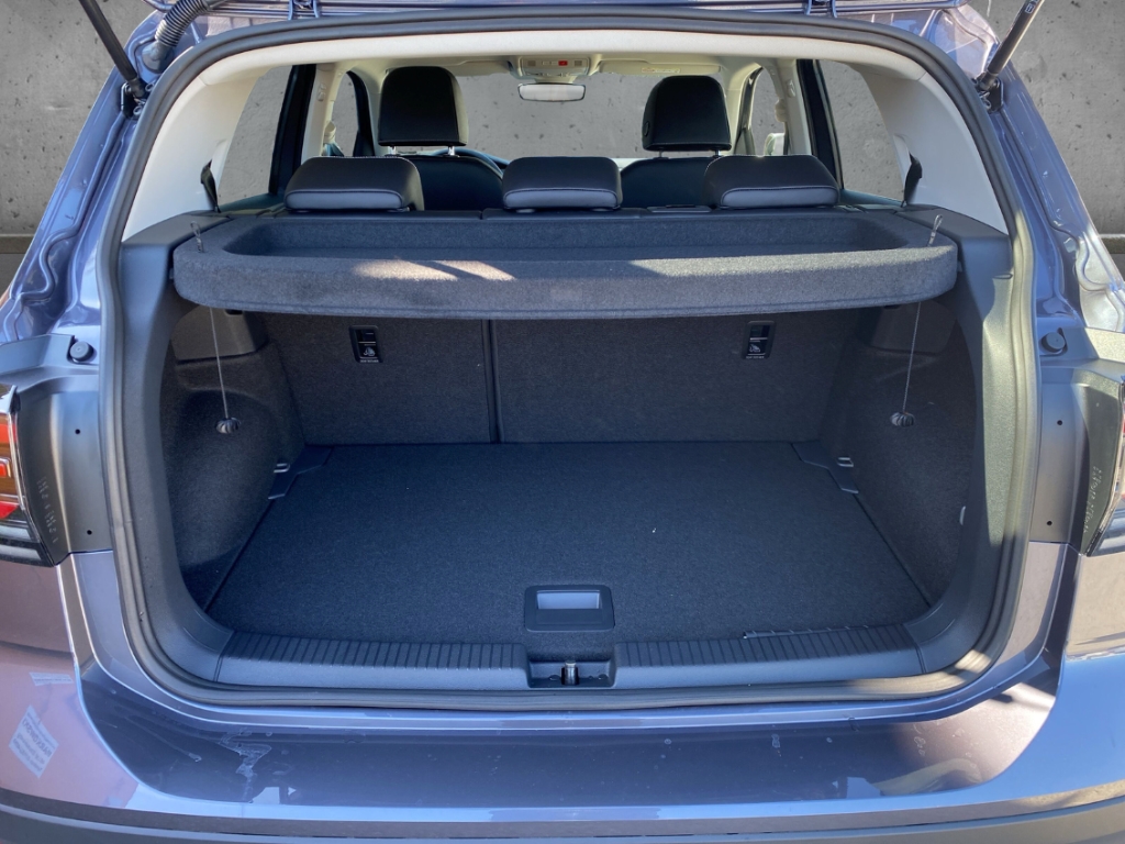 Fahrzeugabbildung Volkswagen T-Cross 1.0 TSI DSG Life LED IQ Drive SHZ LM17