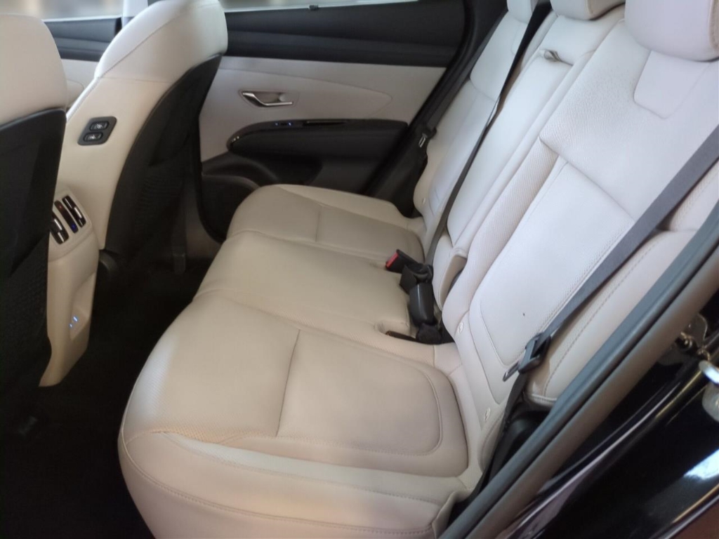 Fahrzeugabbildung Hyundai TUCSON FL PHEV 1.6 AT 4WD MY25 Prime ECS Assist-P MATRIX-LED Leder Digitales Cockpit Soundsystem