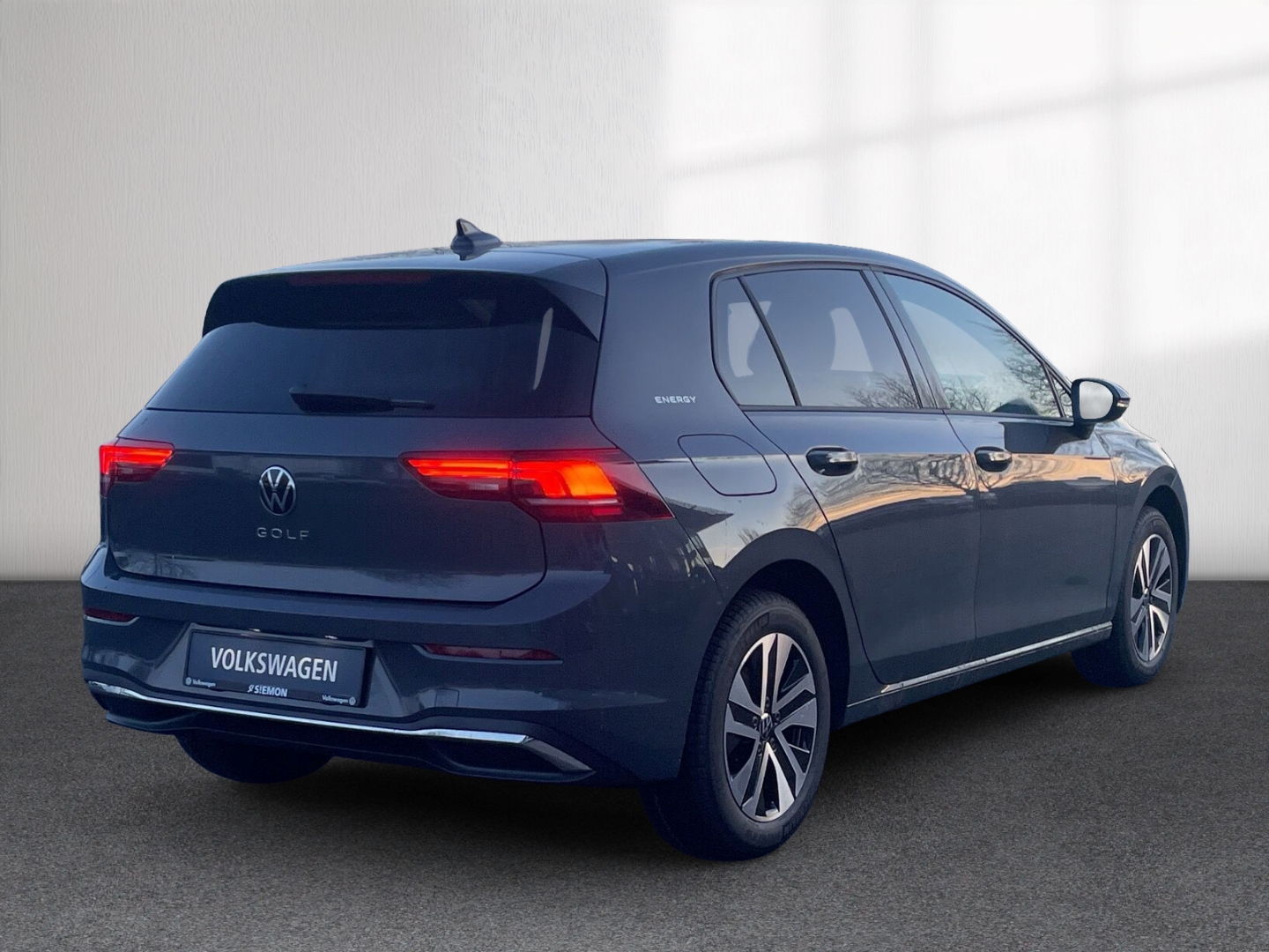 Fahrzeugabbildung Volkswagen Golf 1.5 TSI Energy LED AHK PDC GJR SHZ LenkradHZG