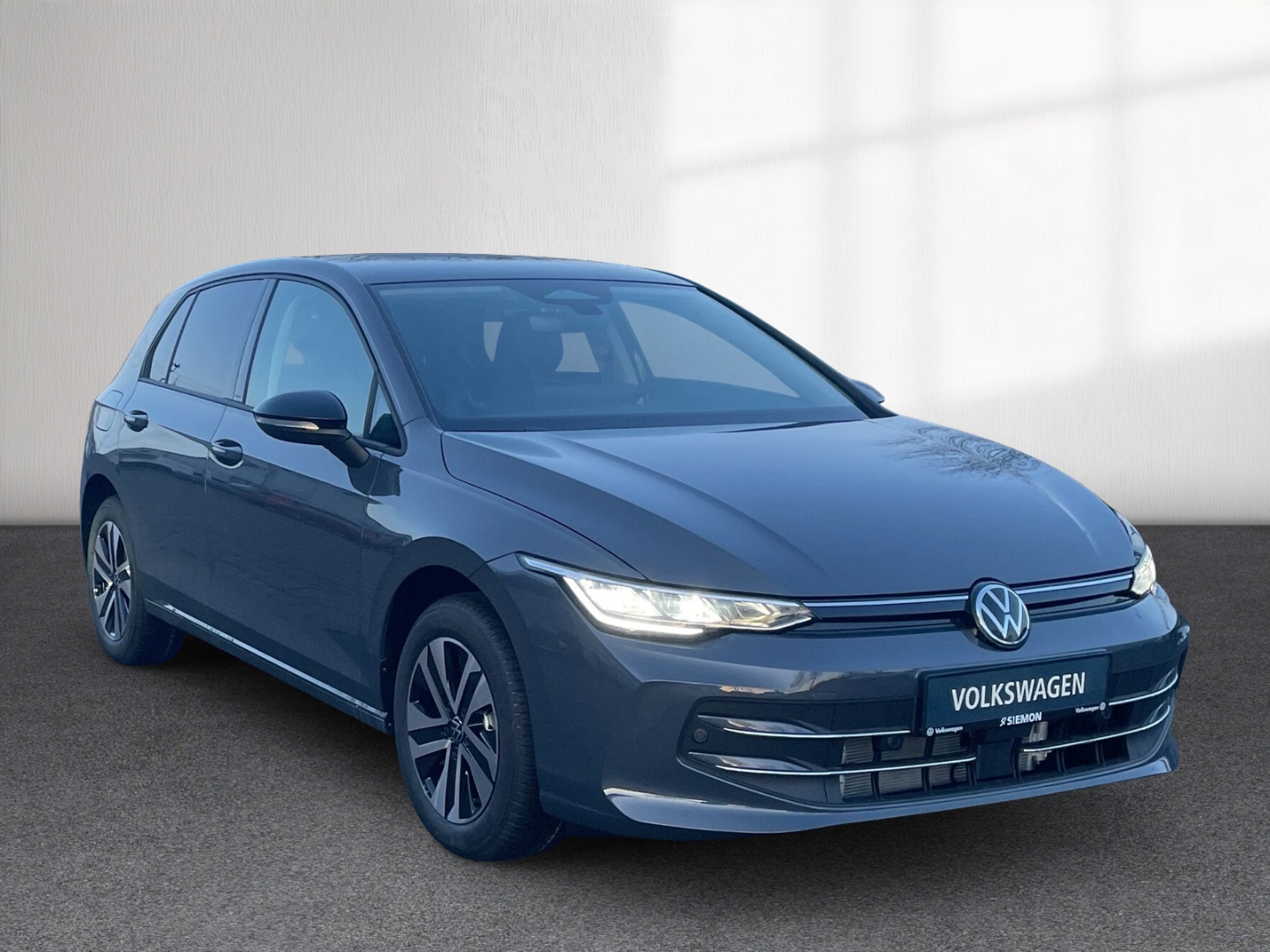 Fahrzeugabbildung Volkswagen Golf 1.5 TSI Energy LED AHK PDC GJR SHZ LenkradHZG