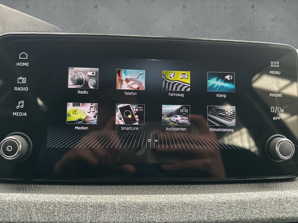 Fahrzeugabbildung SKODA Kamiq Selection 1.0 TSI DSG LED VC SHZ PDC Alu App