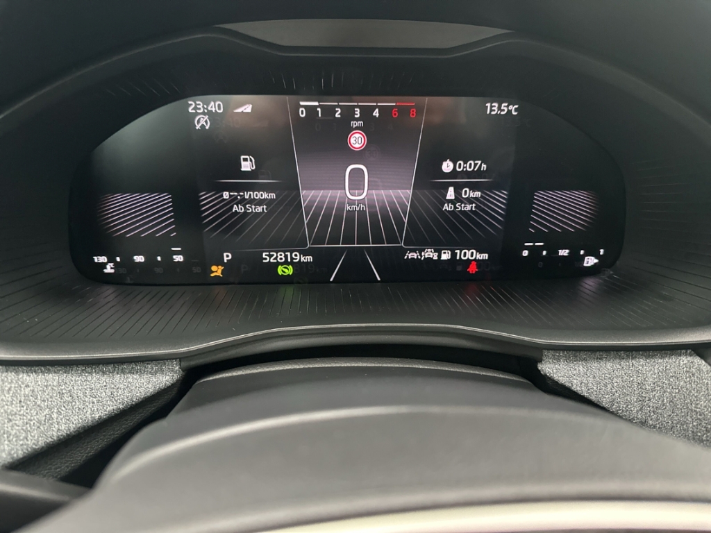 Fahrzeugabbildung SKODA Kamiq Selection 1.0 TSI DSG LED VC SHZ PDC Alu App