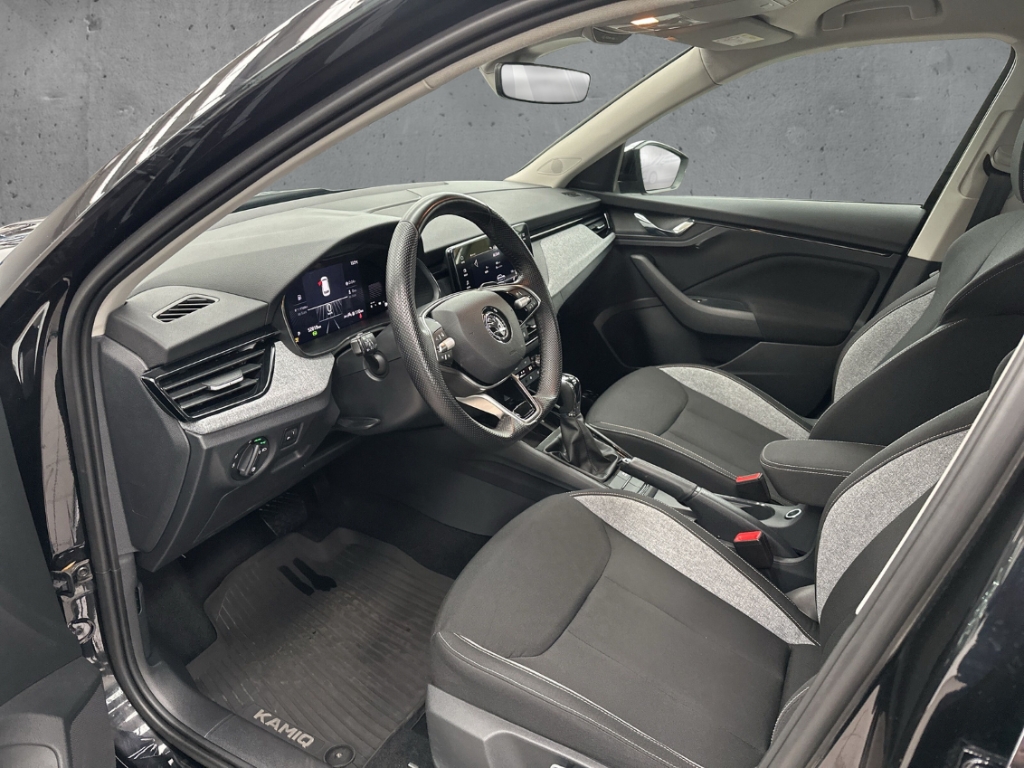 Fahrzeugabbildung SKODA Kamiq Selection 1.0 TSI DSG LED VC SHZ PDC Alu App