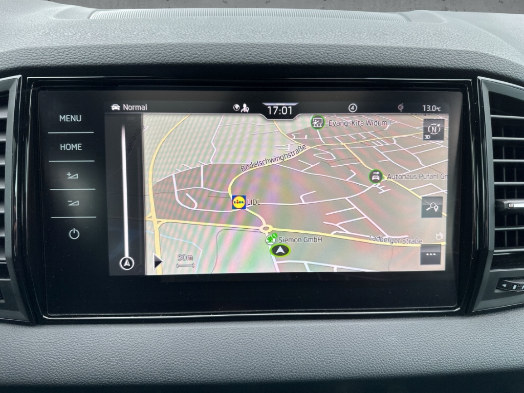 Fahrzeugabbildung SKODA Karoq TDI 4x4 DSG Sportline AHK Pano Navi 360°
