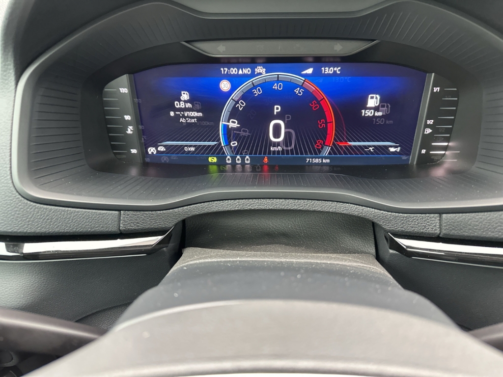 Fahrzeugabbildung SKODA Karoq TDI 4x4 DSG Sportline AHK Pano Navi 360°