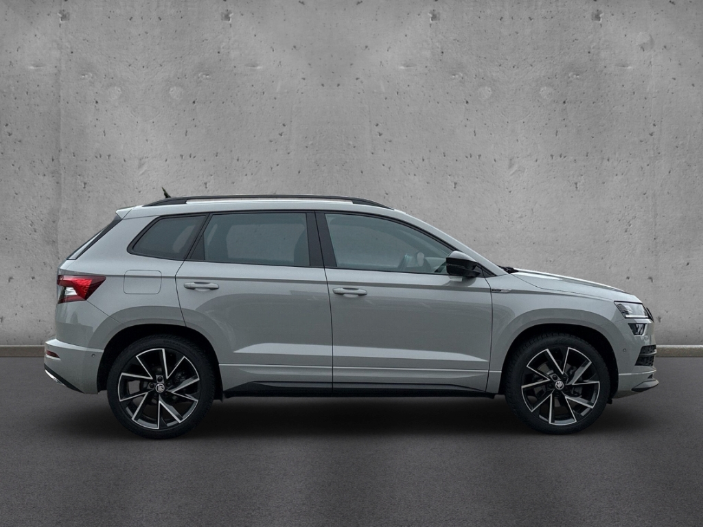 Fahrzeugabbildung SKODA Karoq TDI 4x4 DSG Sportline AHK Pano Navi 360°