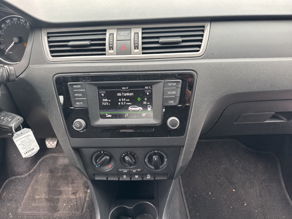 Fahrzeugabbildung SKODA Rapid Cool Edition Spaceback Start-Stop USB ZV