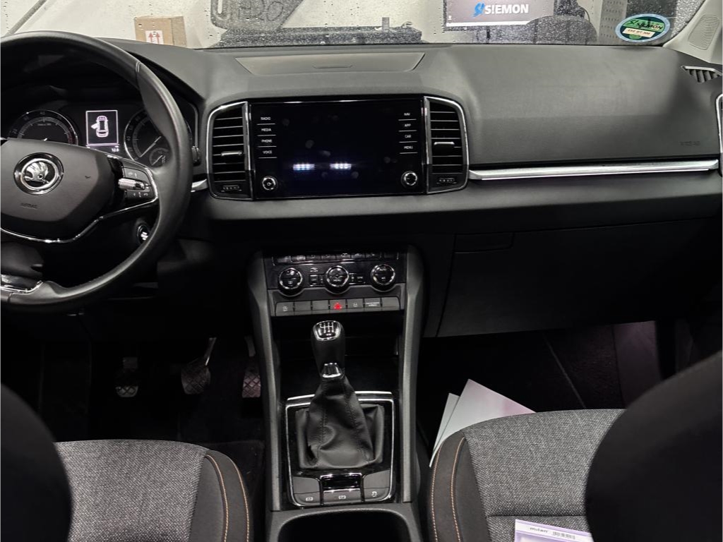 Fahrzeugabbildung SKODA Karoq 1.0 TSI CLEVER AHK LED SHZ PDC Klima Kam el.Heckklappe